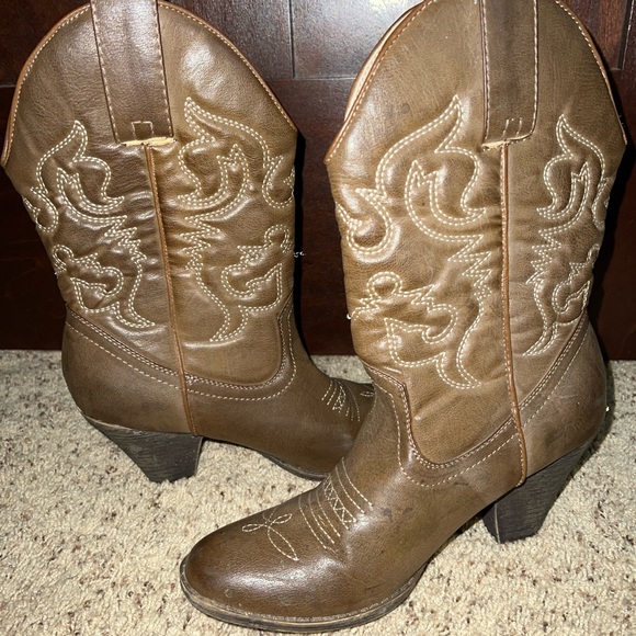Womens Cowboy boots size 8. - Picture 2 of 4